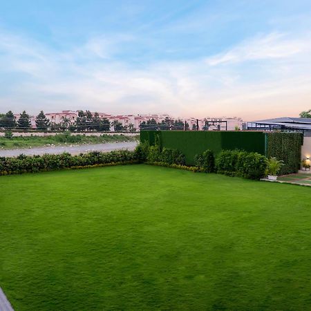 Hotel Clarks Collection Epicure Dehradun Exterior foto